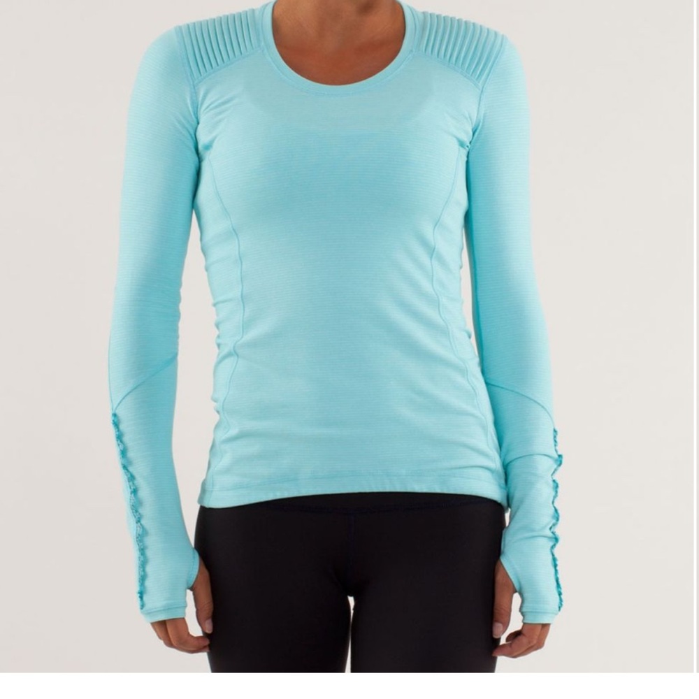 Lululemon Star Runner Pullover Long Sleeve Top in Angel Blue - Size 2